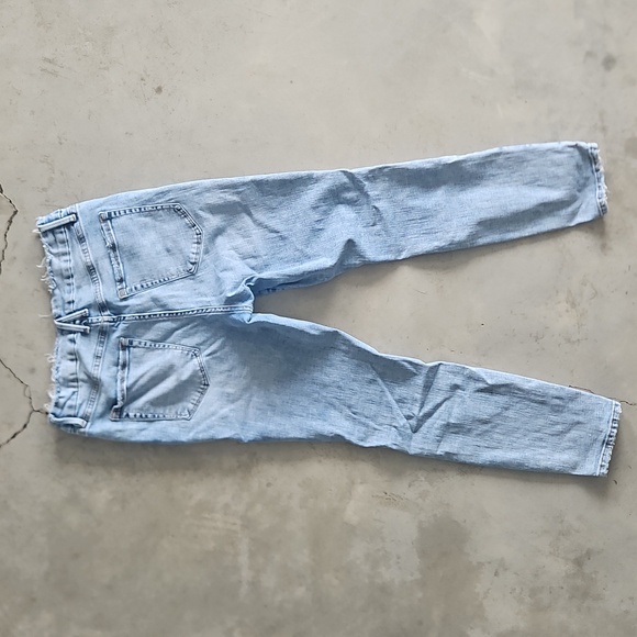 Good American Light Blue Frayed Hem Skinny Jeans Size 12 / 31 - Picture 4 of 7